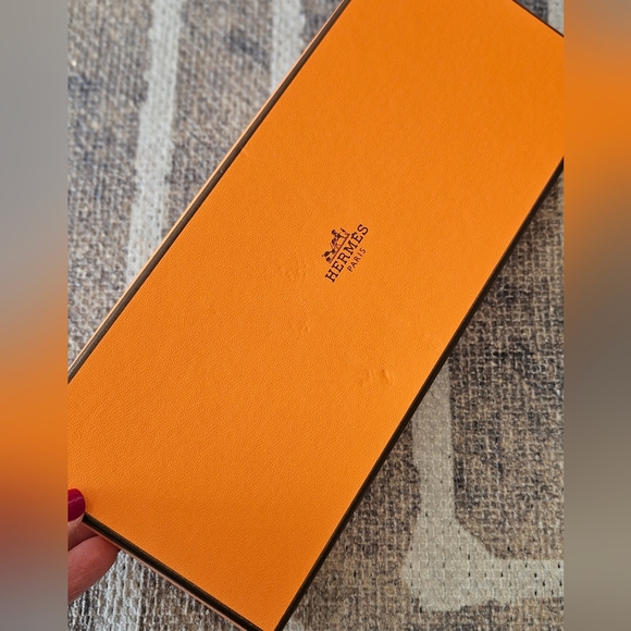 Hermès Orange and Multicolor Leopard Print Twilly - Picture 11 of 11